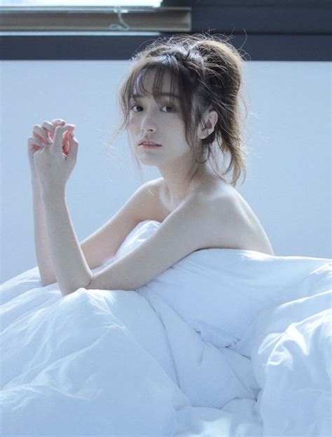 缺席若塔葬礼！C罗弥补遗憾：参加若塔纪念仪式慰问家人+献奖杯